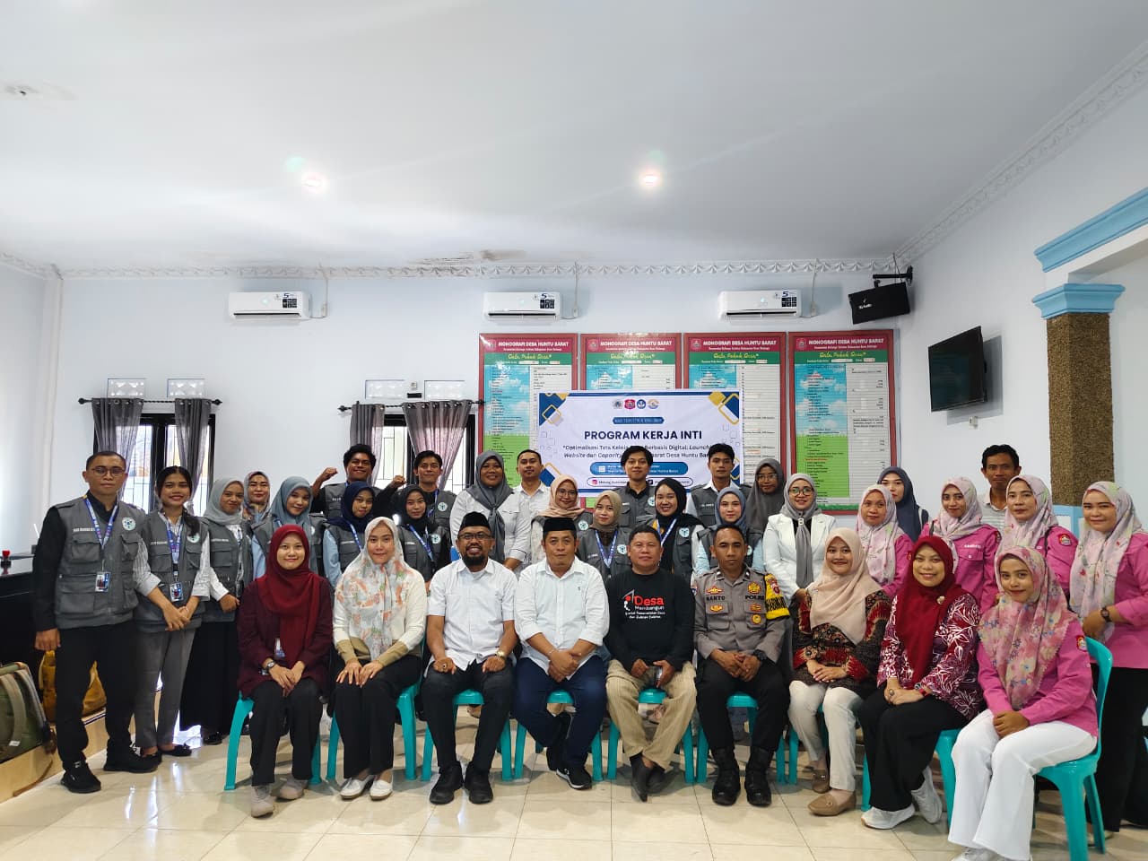 Mahasiswa KKN TEMATIK II UNG Luncurkan Website Desa Huntu Barat, Dorong Transformasi Digital Desa